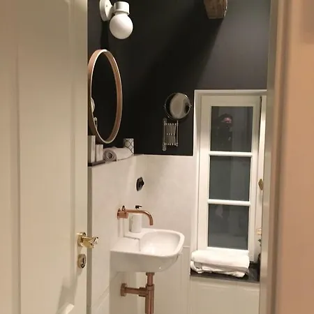 Square 20 Apartment