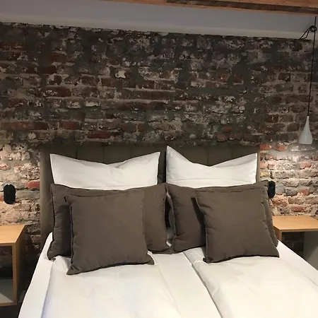 Square 20 Apartment