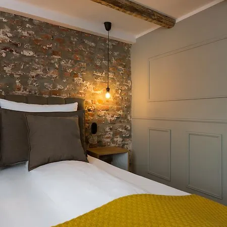 Appartement Square 20 *
